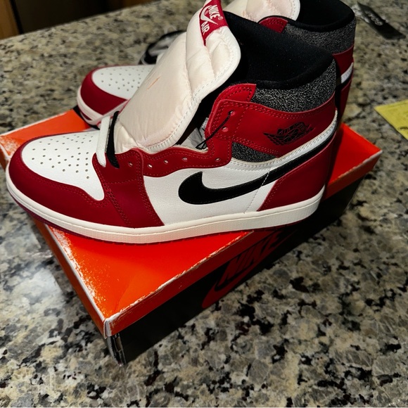 AIR JORDAN 1 RETRO HIGH OG “LOST & FOUND” - SIZE 11 - Picture 4 of 16